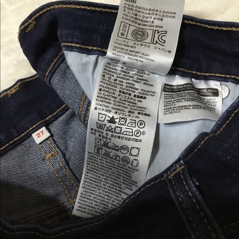 Levi’s Mid rise dark blue shorts size 27 - Picture 9 of 9